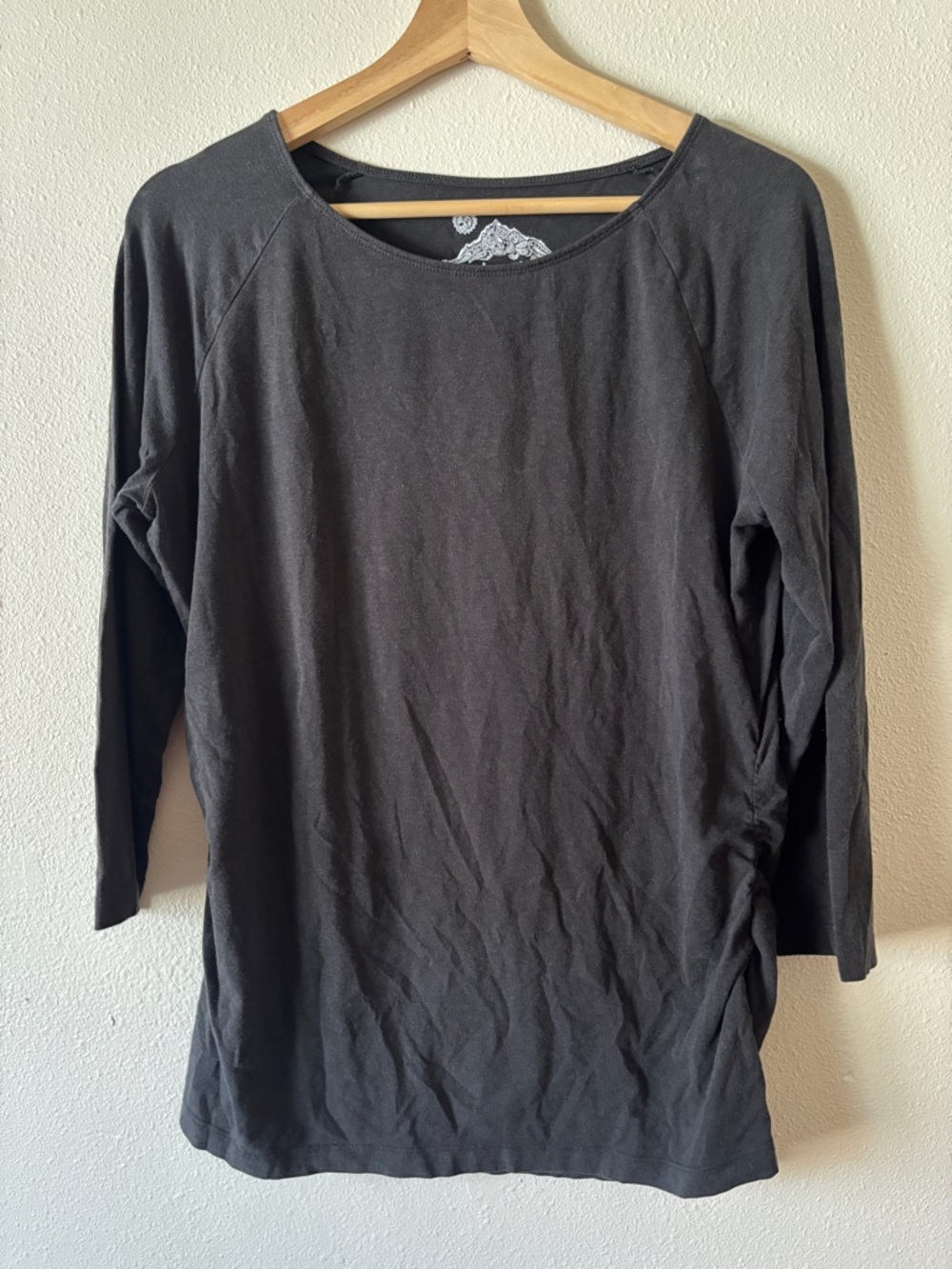 Sahalie black 3/4 sleeve ruched top